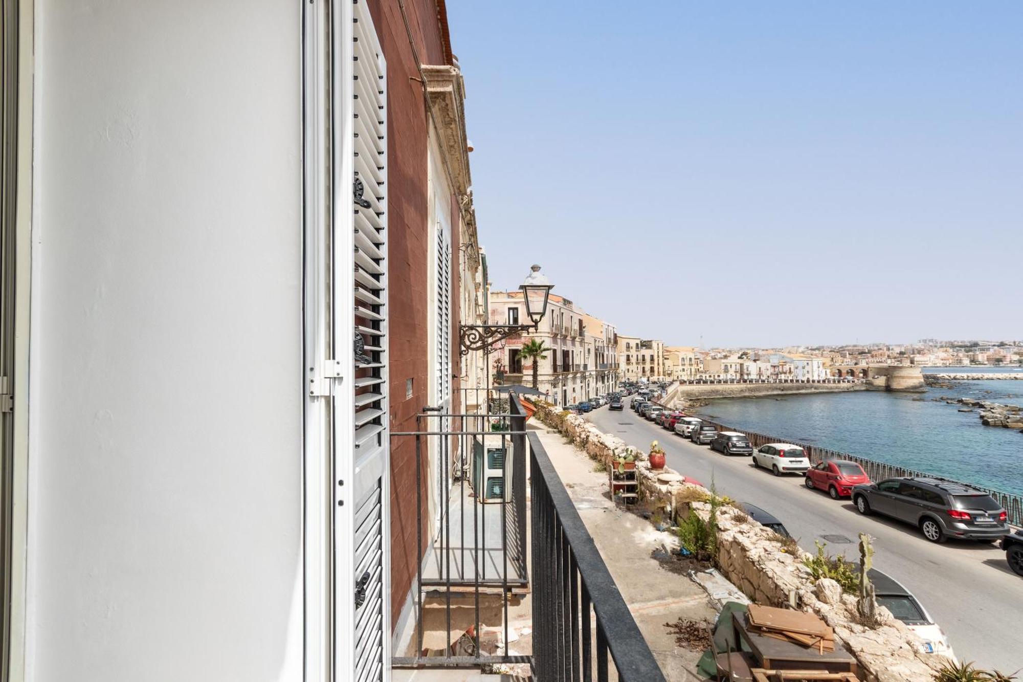 Fronte Mare Apartments Syracuse Exterior photo