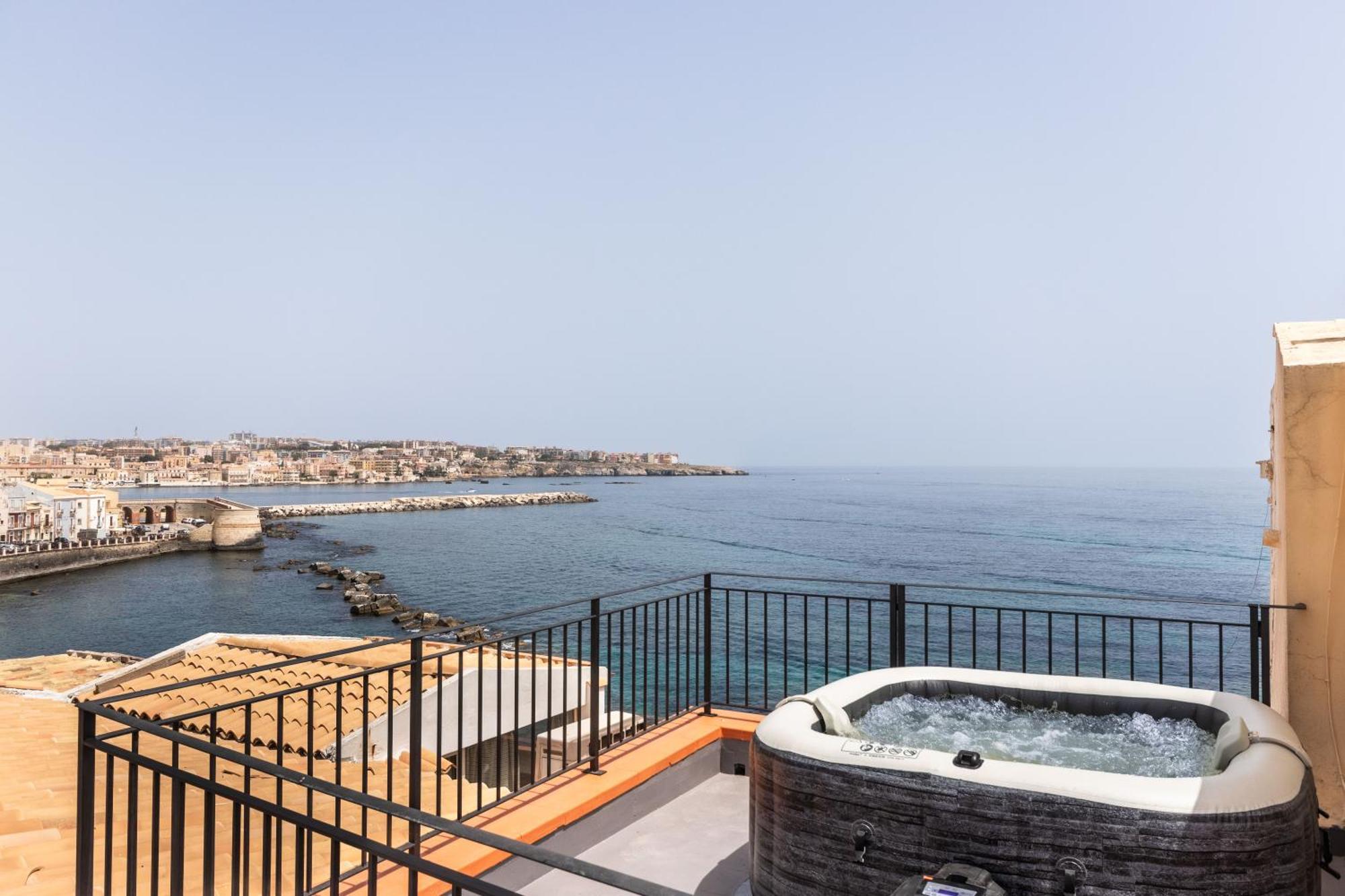 Fronte Mare Apartments Syracuse Exterior photo